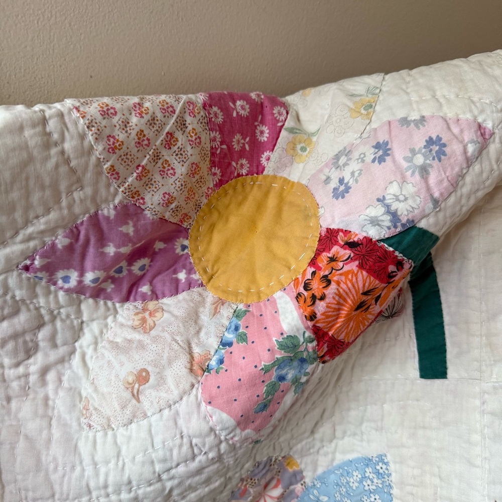 1930s‎ Reworked Flower Quilt - Picture 12 of 13
